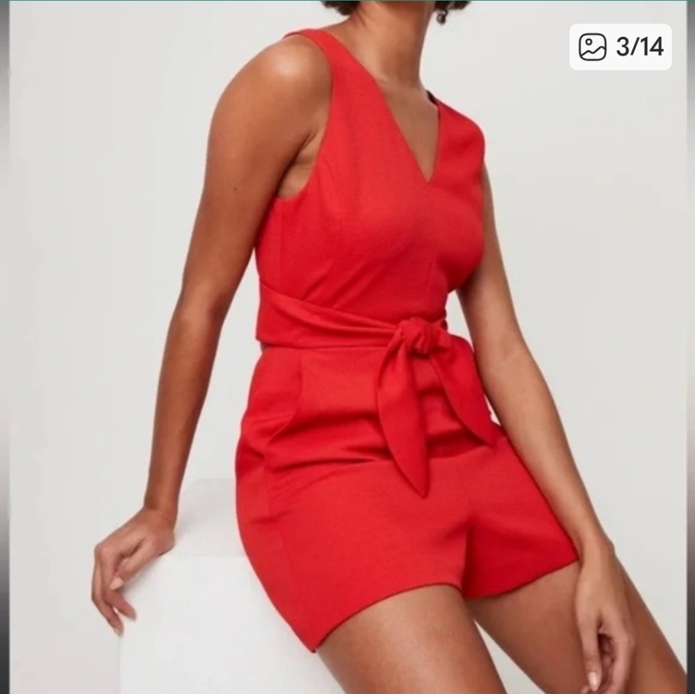 Aritzia Wilfred écoulement Romper in Goji Berry Red Size 8 Like New - Picture 2 of 10